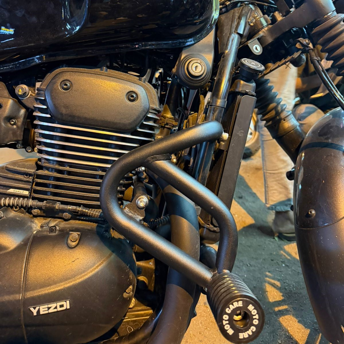 CRASH GUARD WITH DUAL SLIDERS FOR YEZDI ROADSTER 2025/26